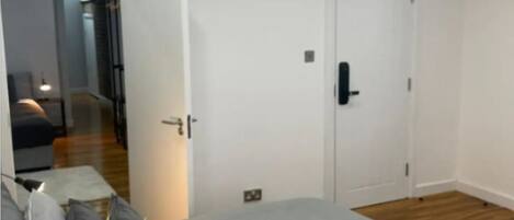 Strykejern/-brett, wi-fi og sengetøy