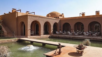 2 restaurants servant le petit déjeuner