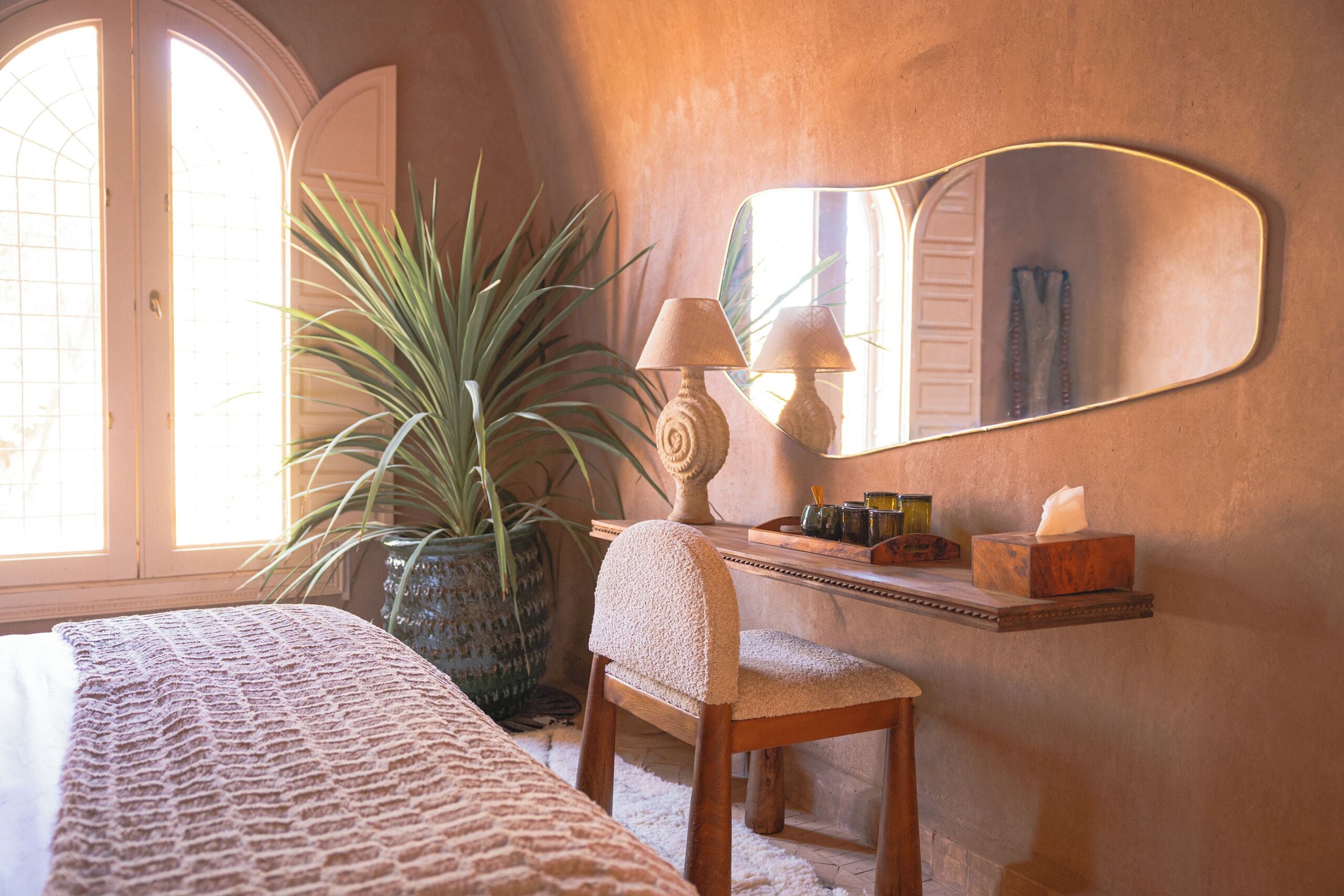 Suite familiar, 1 habitación | Caja de seguridad en la habitación y escritorio 