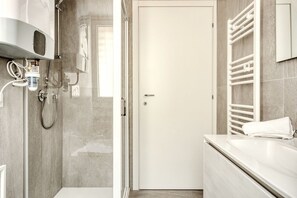 Shower, bidet - Hostmate - Milan - Imperia's Serenity - Romolo (Milan)
