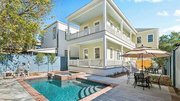 Piscine extérieure, piscine chauffée