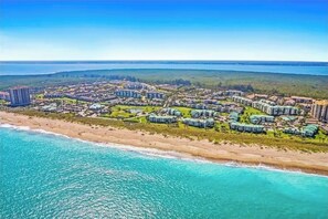 Sun-loungers, beach towels - Toes in the sand  (Fort Pierce)