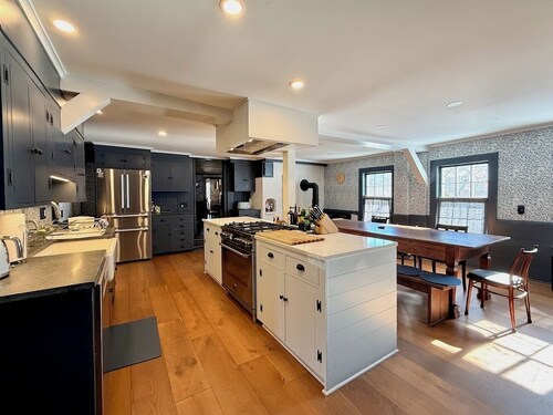 Luxury, Romantic, Timeless Berkshires: Sleeps 18!