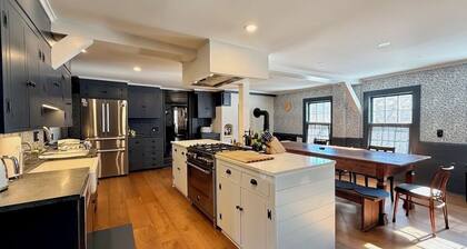 Luxury, Romantic, Timeless Berkshires: Sleeps 18!