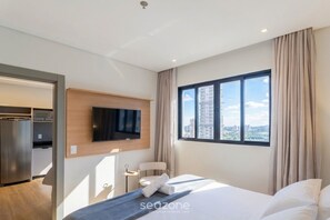 Basic Apartment - Apt 300m From the Beach in Bldg w/ Pool Fnk1905 (Itapema)