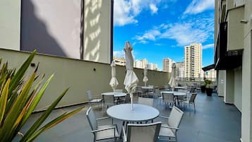 Tempat makan outdoor