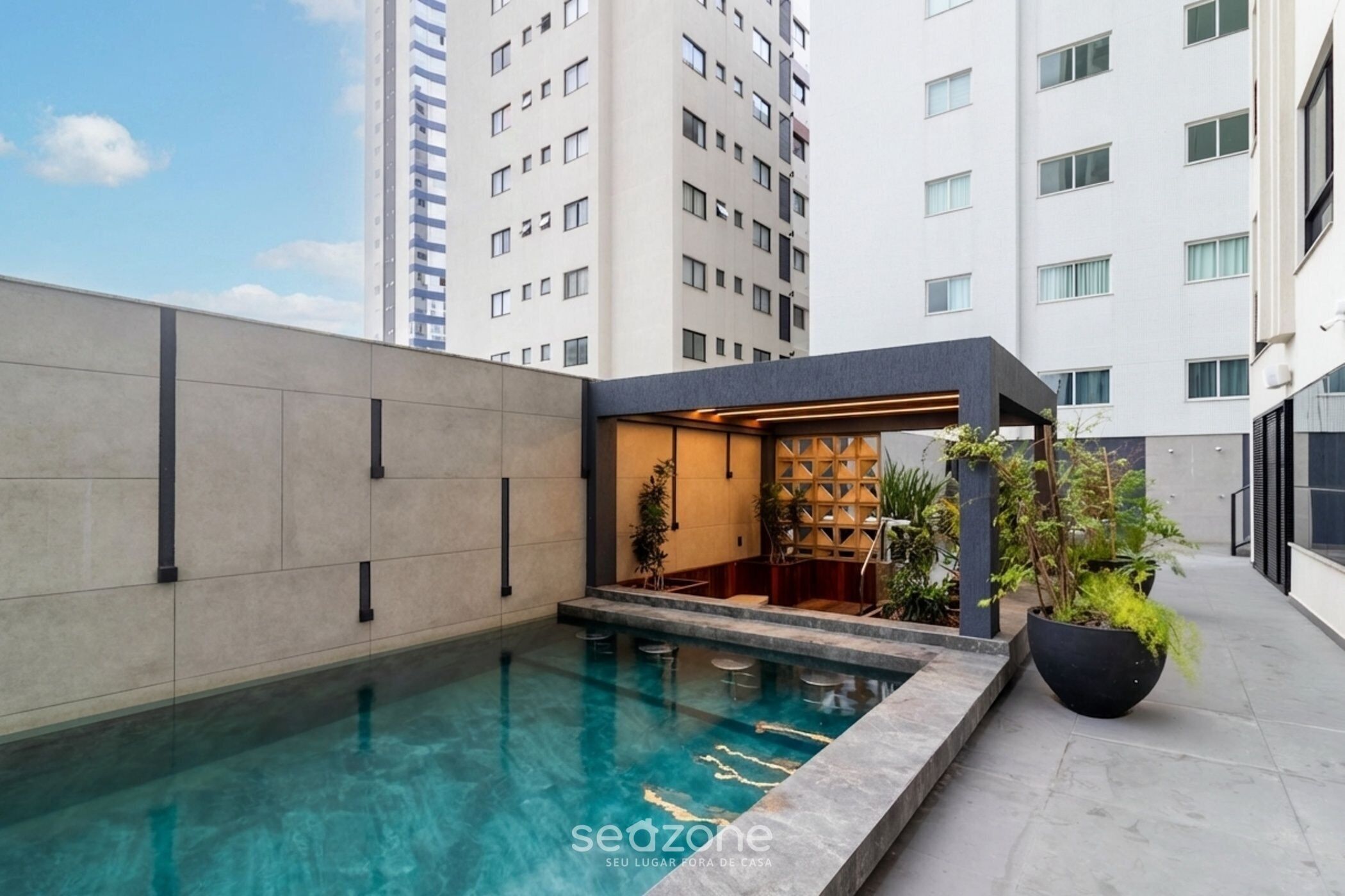 Leilighet – basic | Basseng | Utendørsbasseng