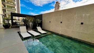 Kolam renang outdoor