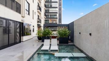 Apartemen Basic | Kolam renang | Kolam renang outdoor