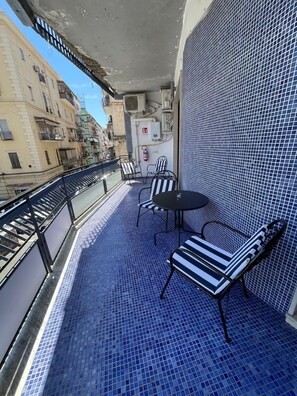Terrace/patio - In the center of Naples, 200m Central Station (for Pompeii, Amalfi, Sorrento...) (Napoli)