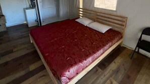 1 室のベッドルーム、WiFi