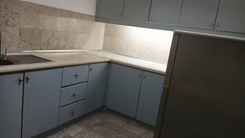 Familie tweepersoonskamer, uitzicht op de stad | Gratis wifi