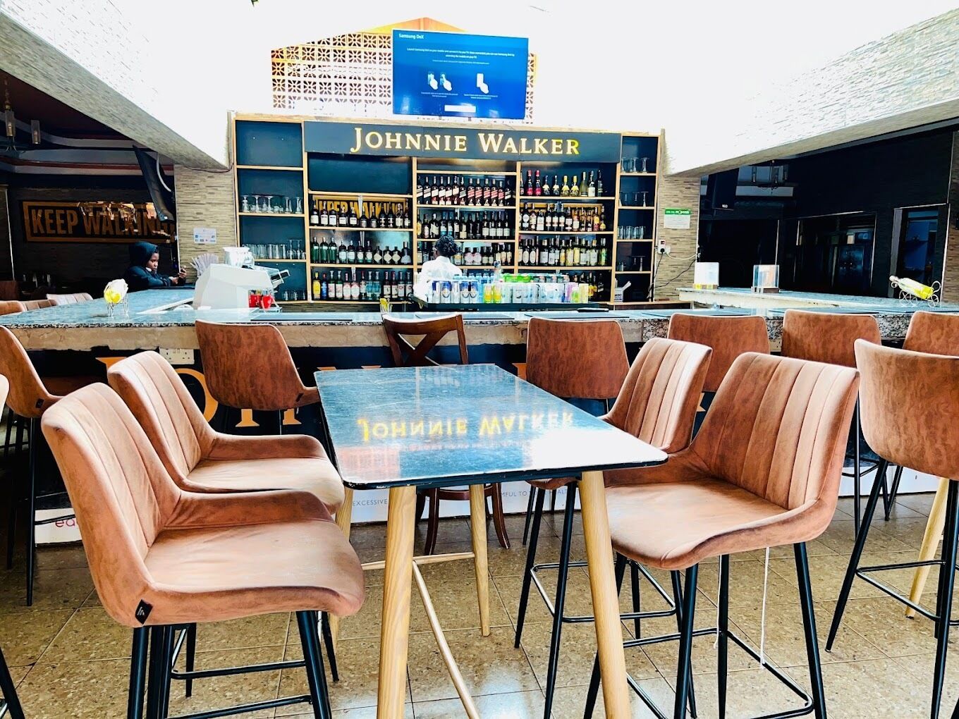 Bar (en la propiedad)