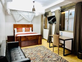 Wifi gratis, decoración personalizada y muebles diferentes 