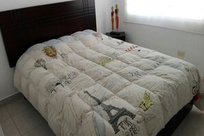 2 habitaciones, tabla de planchar con plancha, wifi y ropa de cama 
