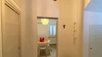 House, Balcony | Bahagian dalam