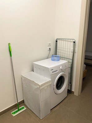 House, Balcony | Bahagian dalam