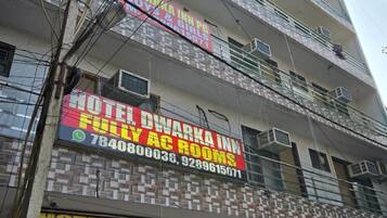 تفاصيل الفندق من الخارج