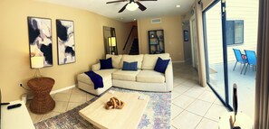 Smart TV - TROPICAL BREEZE TOWNHOUSE WITH LARGE PRIVATE PATIO 2 BEDROOMS-2 BATHROOMS (Fort Myers)