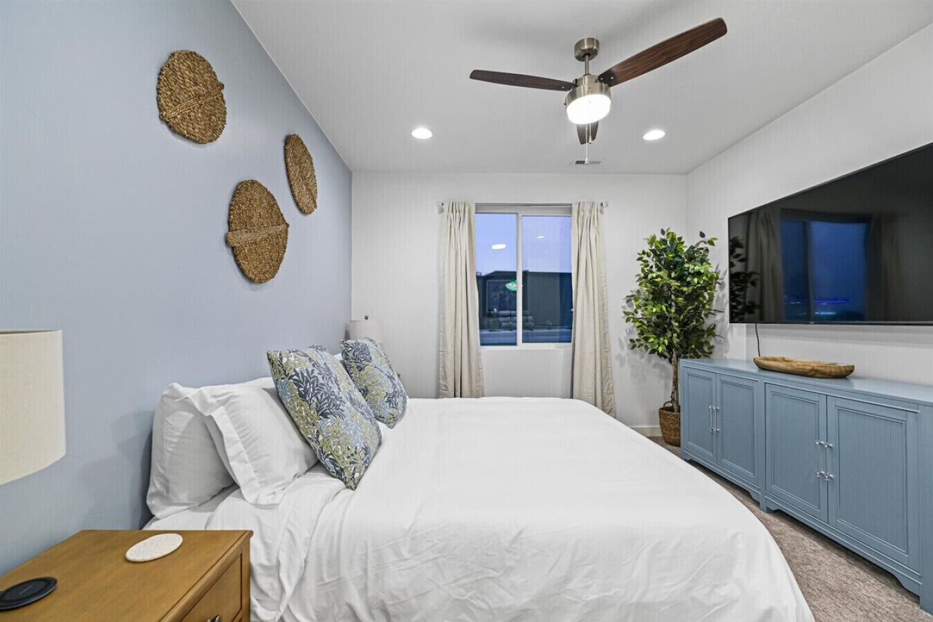 熨斗/熨衫板、Wi-Fi、床單