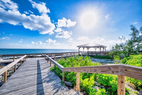 Ocean Club seaside luxury family villa