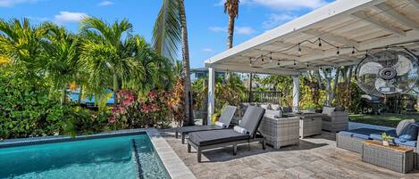 Outdoor pool, a heated pool