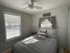 2 slaapkamers, een strijkplank/strijkijzer, wifi, beddengoed