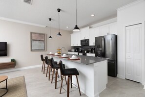 Fridge, oven, stovetop, dishwasher - Chic 4BR Home Storey Lake - Near Disney (Kissimmee)