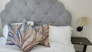 3 slaapkamers, een strijkplank/strijkijzer, wifi, beddengoed