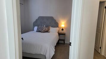 3 slaapkamers, een strijkplank/strijkijzer, wifi, beddengoed