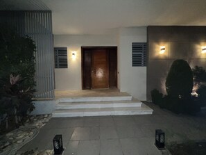 Exterior detail - Luxury 5-Bedroom Hotel Villa – Palm Valley Compound, Sheikh Zayed, Egypt (El Sheikh Zayed City)