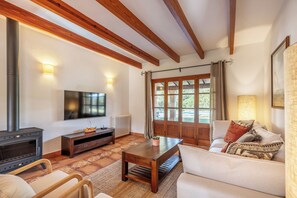 Living area - Villa Figueres, newly furnished and private pool (Pollença)