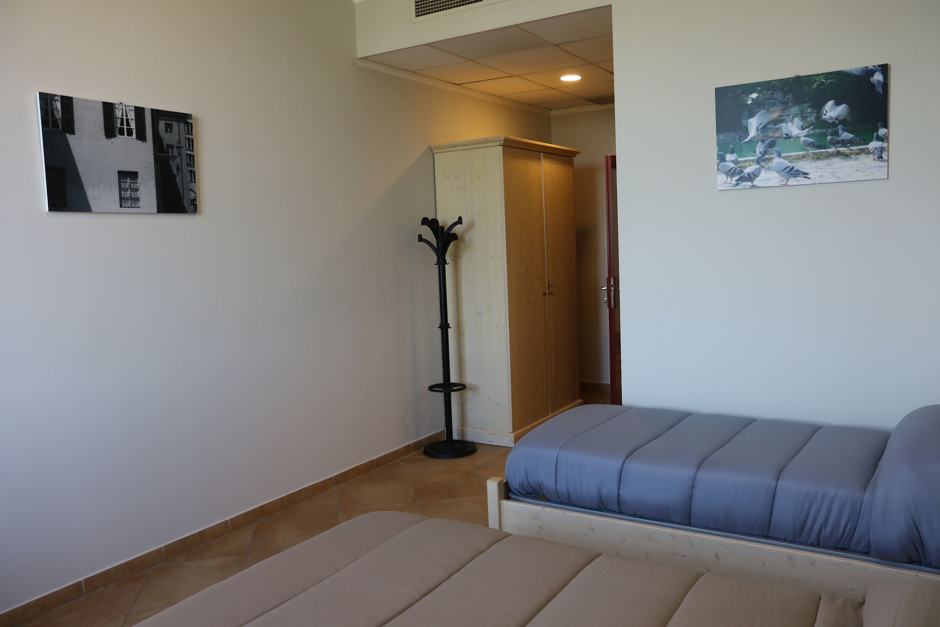 Desk, free WiFi, wheelchair access