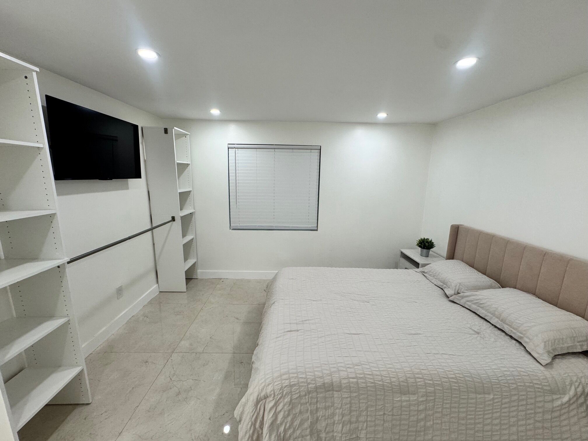 1 Bedroom Apartment 2 Blocks From Mia Airport/across From Nu Stadium Inter Miami - Hialeah