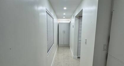 Perfect 1-bedroom apartment 2 Blocks from Miami International Airport