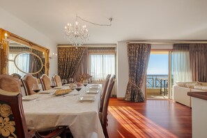Dining - Cliff View Apartment - By Wehost (Funchal)