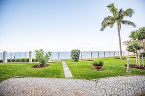 Property grounds - Cliff View Apartment - By Wehost (Funchal)