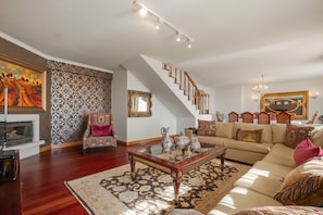 TV - Cliff View Apartment - By Wehost (Funchal)