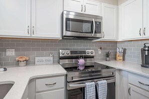 Fridge, oven, stovetop, dishwasher - Waterfront Condo with Pool & Boat Slip (Ocean City)