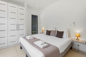 4 bedrooms, iron/ironing board, free WiFi, bed sheets - Villa Tulum - Four Bedroom Villa, Sleeps 8 (Saint-François)