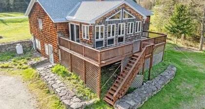 Beautiful 4-bedroom house in Pittsburg perfect for your four-seasons getaway