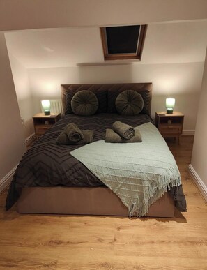 Fer et planche à repasser, accès Internet, draps fournis