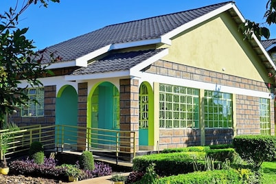 Calm Breeze Resort Rwanchege