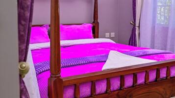 Decoración personalizada, muebles diferentes y wifi gratis