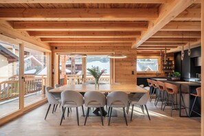 Dining - Chalet Arole - Alpine retreat with jacuzzi Morzine (Morzine)