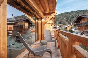 Property grounds - Chalet Arole - Alpine retreat with jacuzzi Morzine (Morzine)