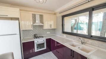 Køleskab, mikrobølgeovn, ovn, opvaskemaskine