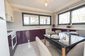 Réfrigérateur, micro-ondes, four, lave-vaisselle