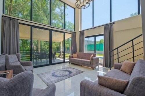 Villa Ana - Five Bedroom Villa, Sleeps 10