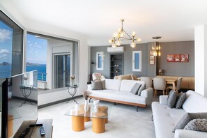 TV - Villa Azure Heaven - Five Bedroom Villa, Sleeps 10 (Turgutreis Belediyesi)